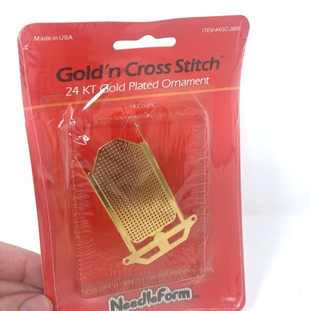 1985 Needleform Gold'n Cross Stitch 24KT Gold Plated Ornament XGC-3600 NOS USA